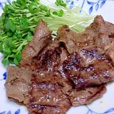 簡単　牛薄切り肉のレモンソテー　カイワレ添え